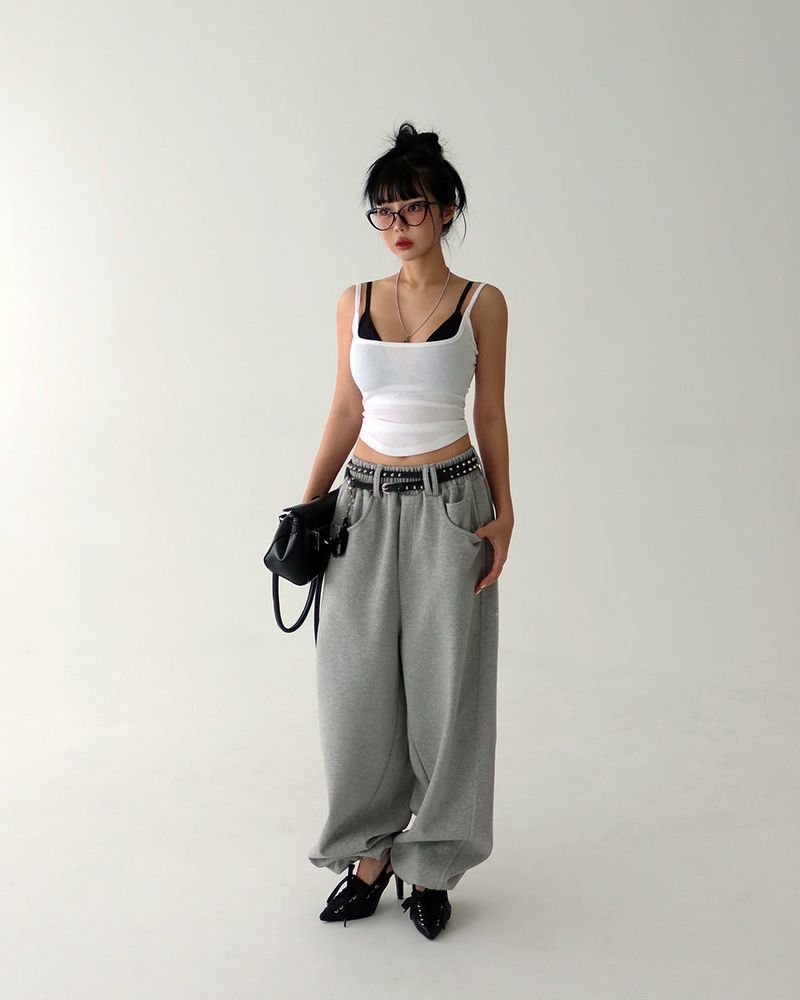 a two-line cross stud belt