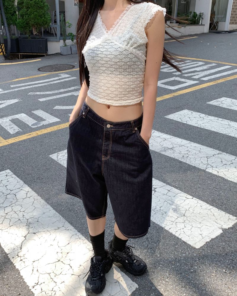Raw bermuda pants