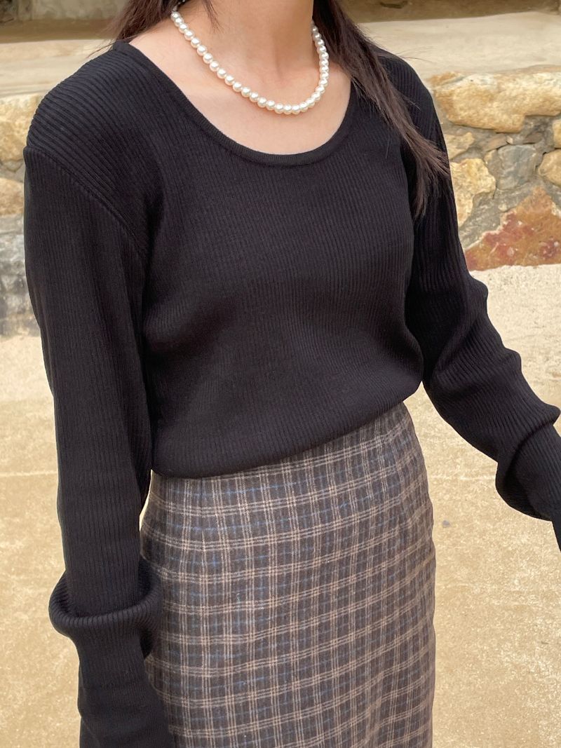 Tilda pleated U-neck Knit
