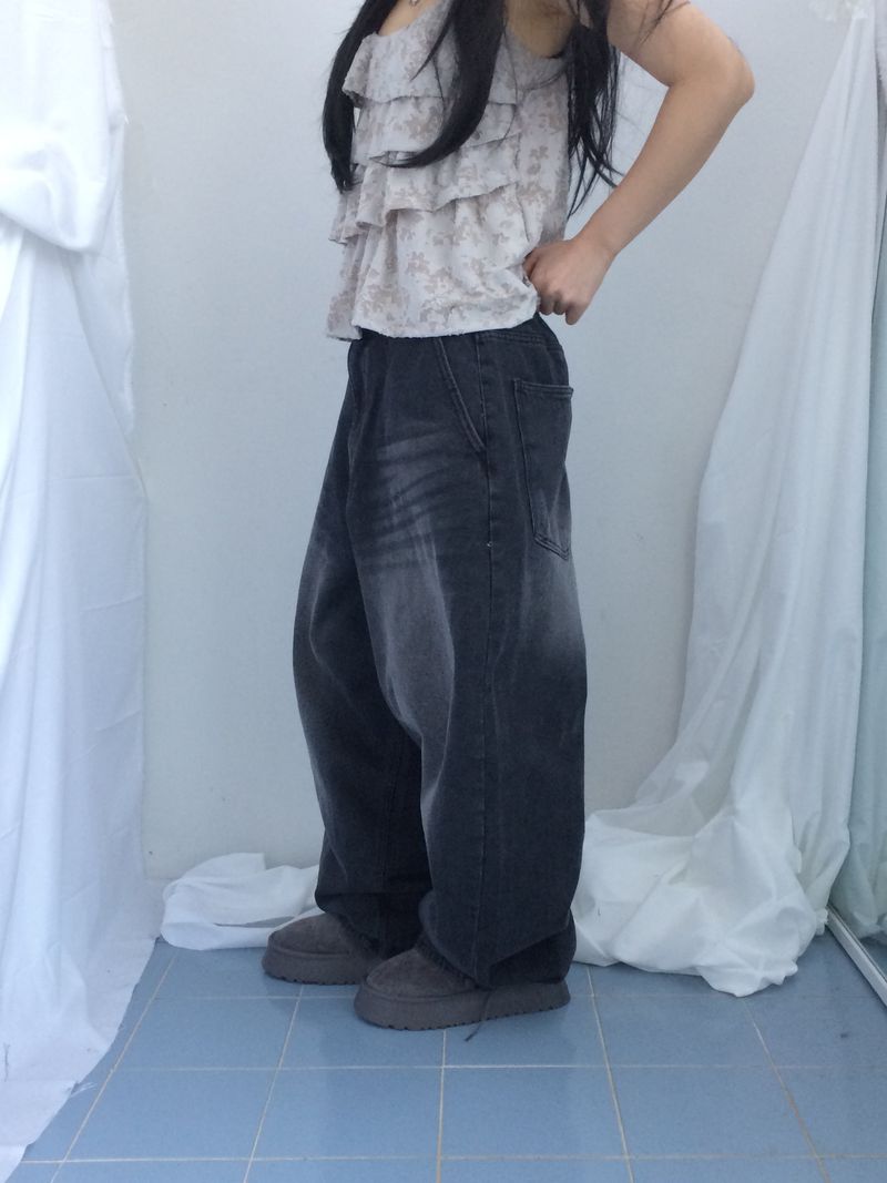 Curved overfit washed denim