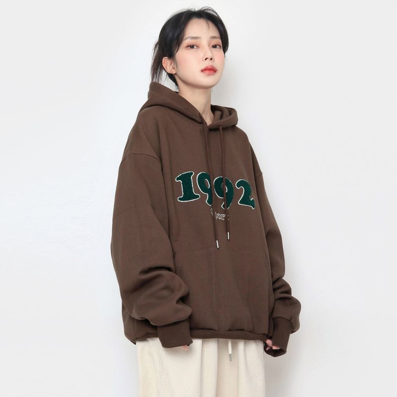 nutellike(ヌテールライク)の「Fluff 1992 Embroidered Hood(Tops)」