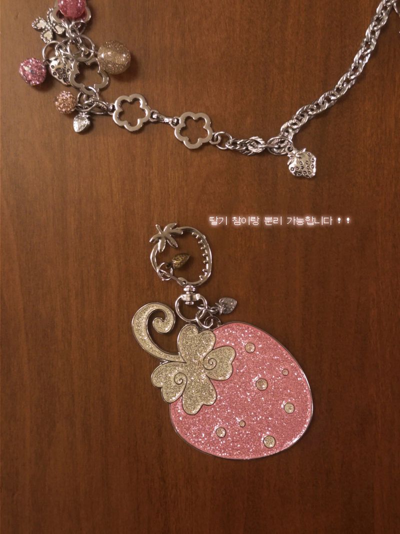 strawberry sparkling necklace
