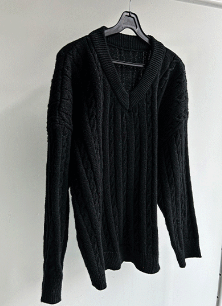 cliff twist V-neck knit
