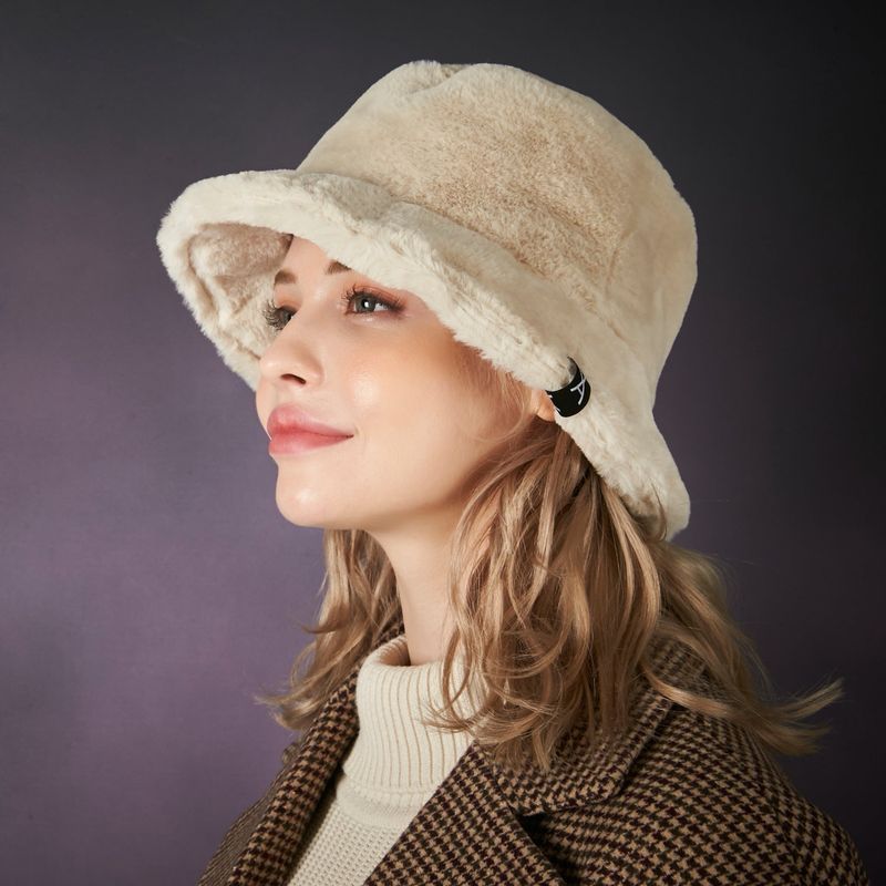 Fur logo point bucket hat CREAM