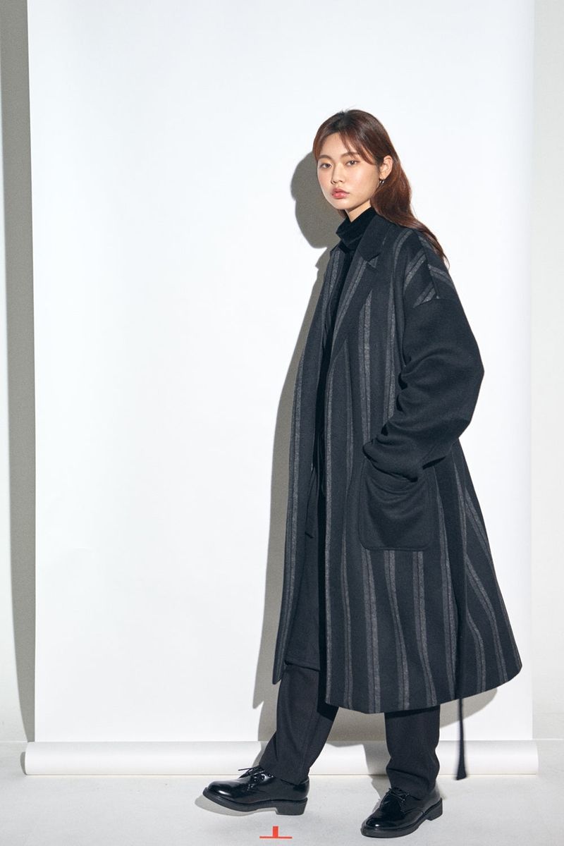 STRIPE COMBINATION WOOL ROBE COAT (Black)