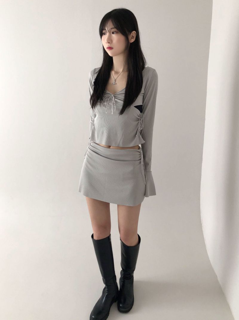 Kitten（キッテン）の「Perry Strap Shirring T (2color)（Tops）」