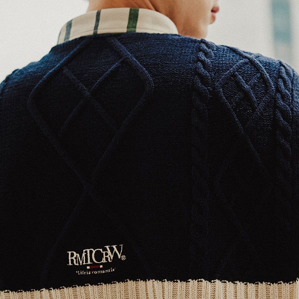 ROMANTIC CROWN（ロマンティッククラウン）の「CABLE KNIT SHAWL MUFFLER_NAVY（Fashion Accessories）」