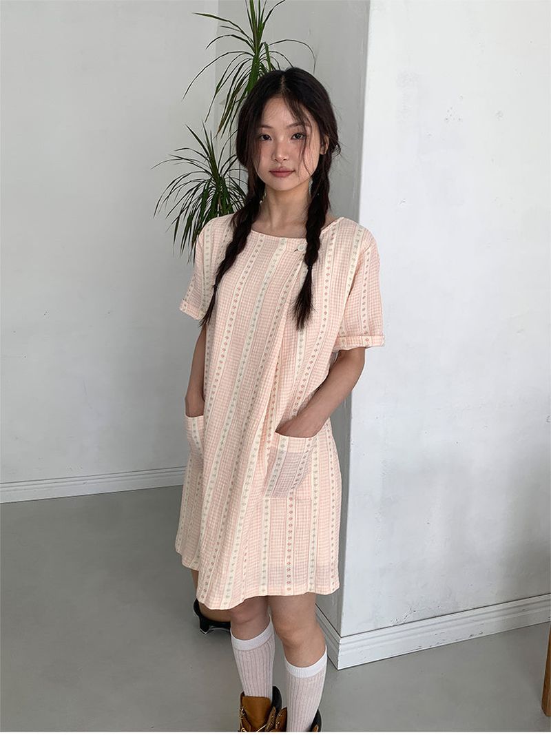SOFT FLOWER BUTTON DRESS (2C)
