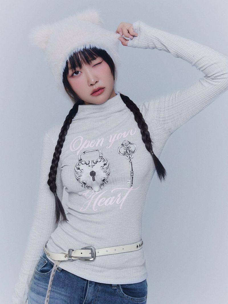 ADORE BELLE(アドールベル)の「OPEN YOUR HEART TURTLENECK T-SHIRT - GRAY(Tops)」