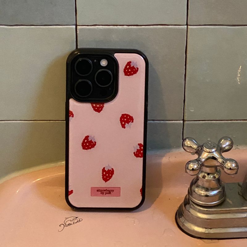 poft（ポフト）の「epoxy strawberry berry pattern case（Smartphone Accessories）」