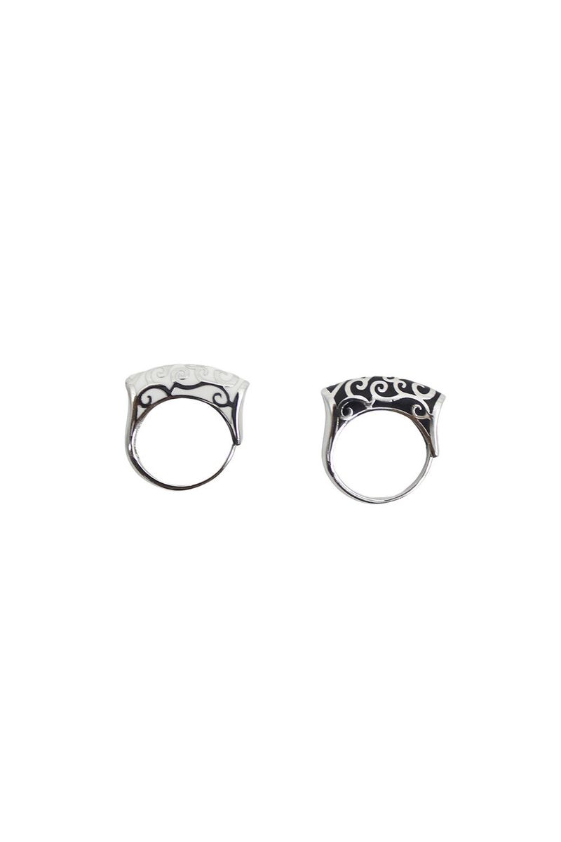 百合 Cloud ring 003 (Black/White)