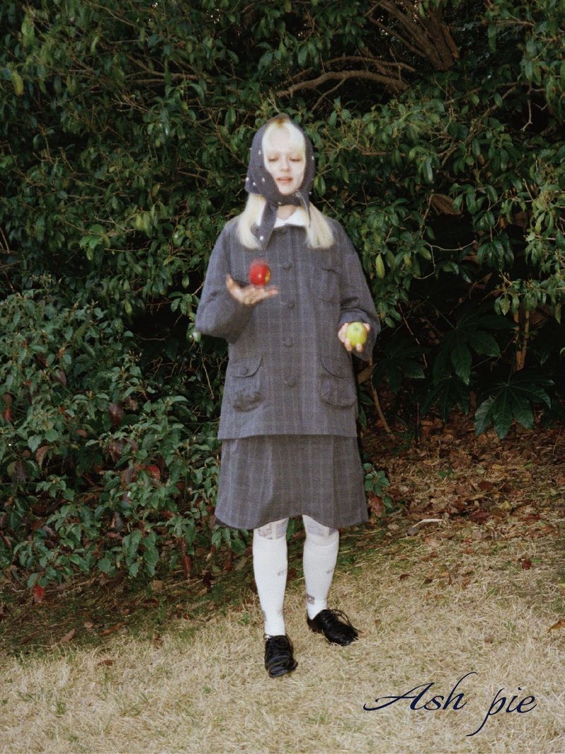 AW25 プリーツスカート