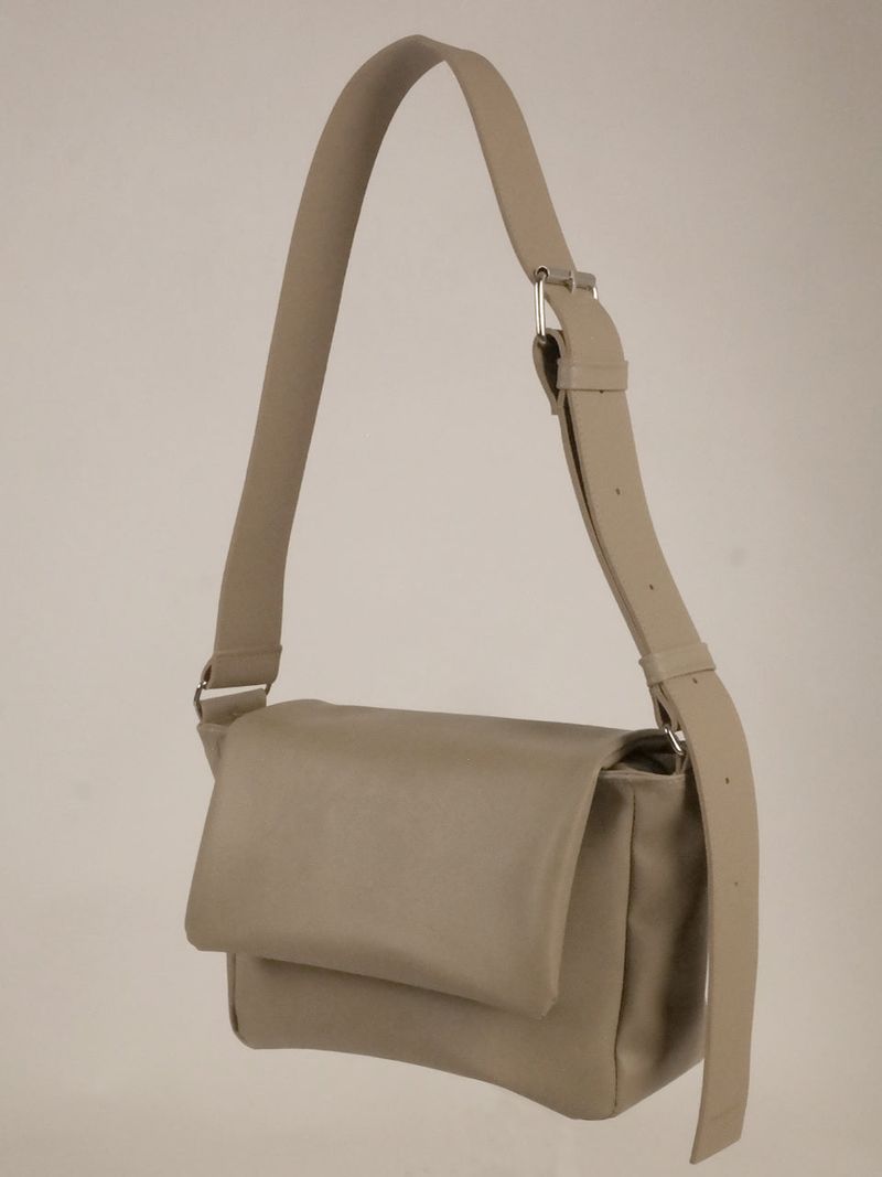 meetmetmeet(ミートメットミート)の「rectangle small camel(Bags)」
