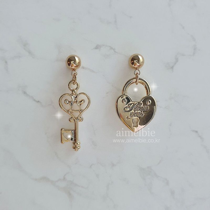Gold Heart Key Earring