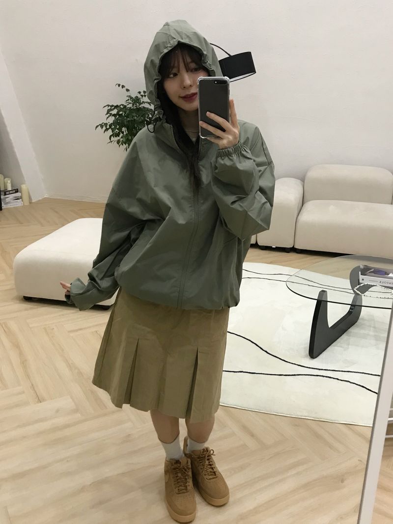 Dixie set up windbreaker