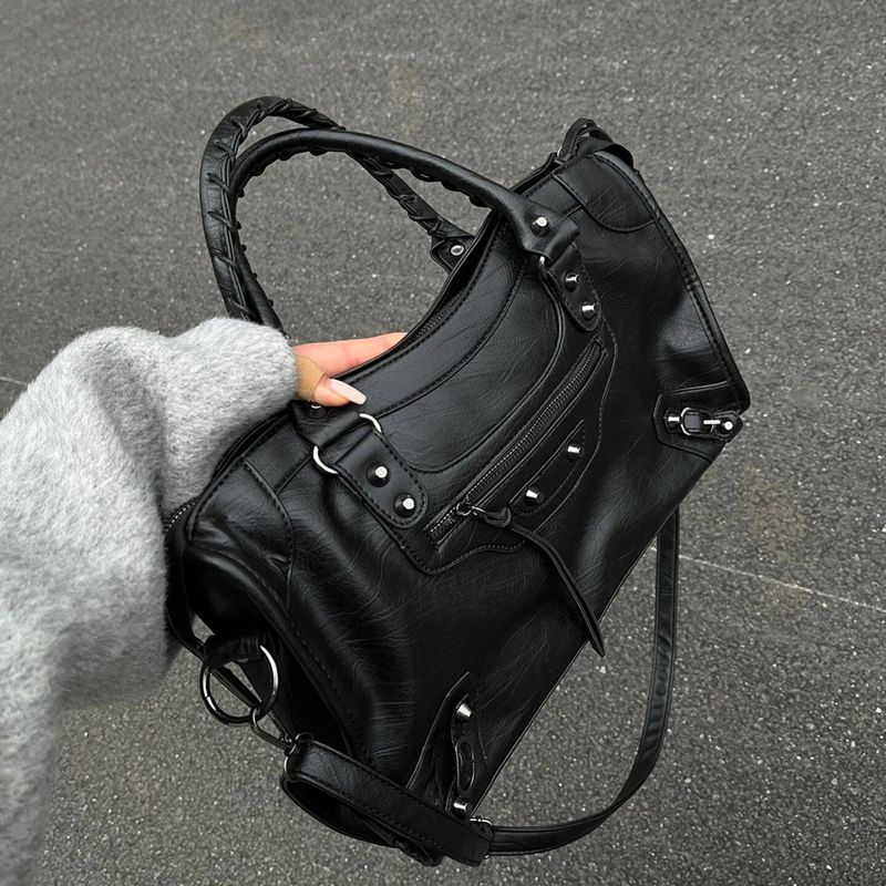 COZINESS（コジネス）の「[Unisex] スタッドレザークロスモーターバッグ（バッグ）」
