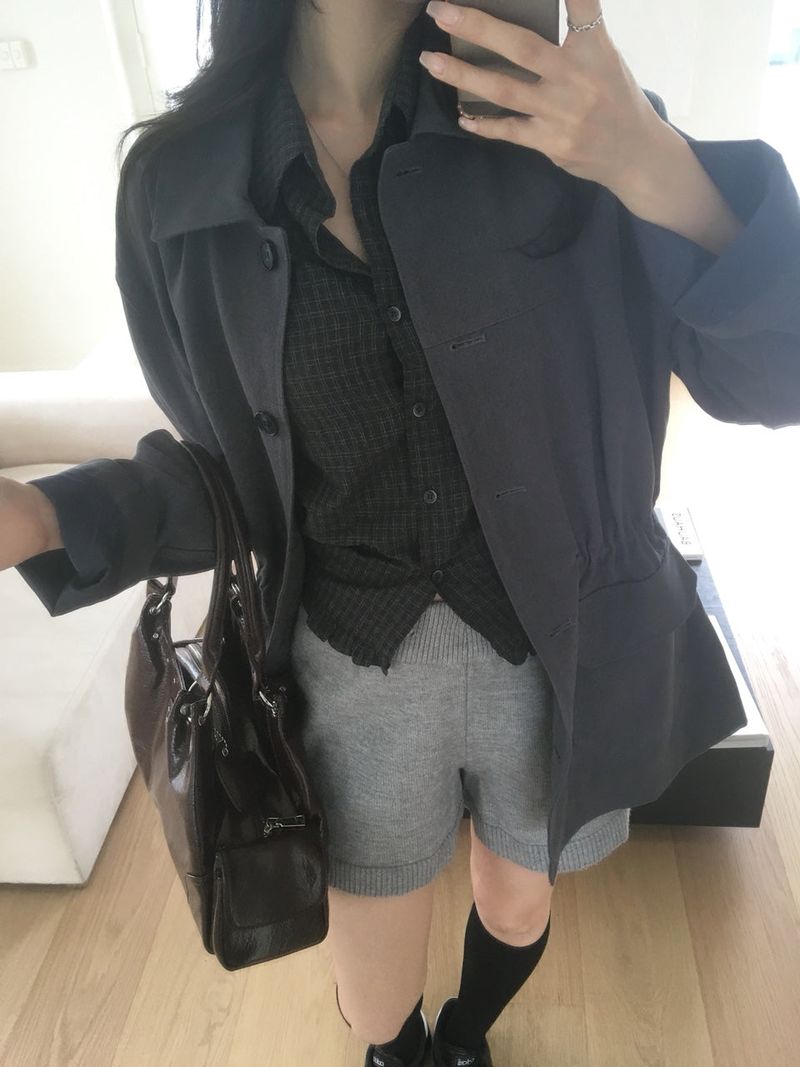 tail plaid ruffle shirt