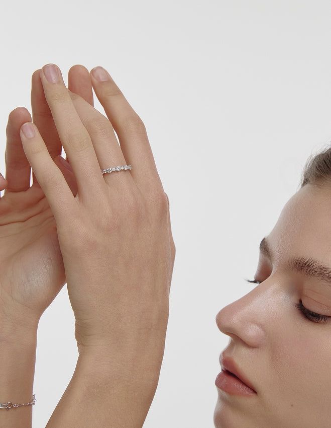 26SS★ Essence Silver (W) Linea Moissanite Ring