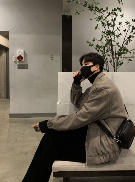 wear 147 Mini Crossbody Bag