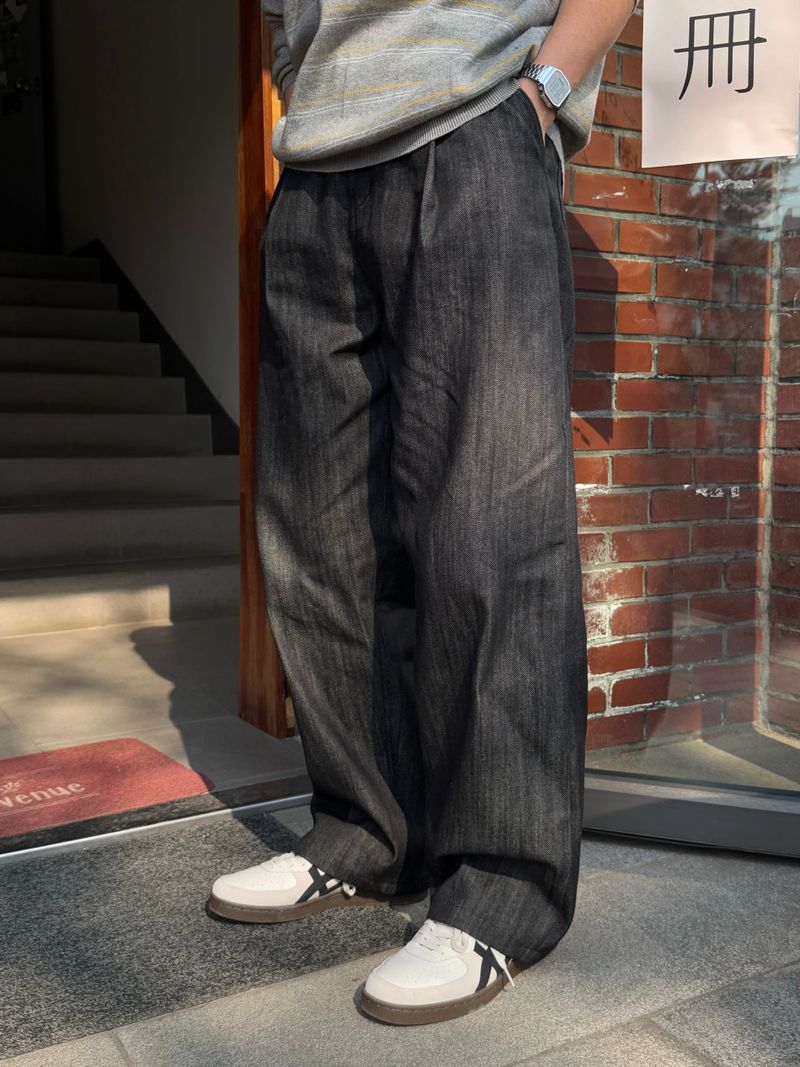 Long wide raw denim one-tuck pants