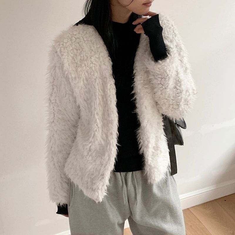 Aroki bubble pearl button fur jacket