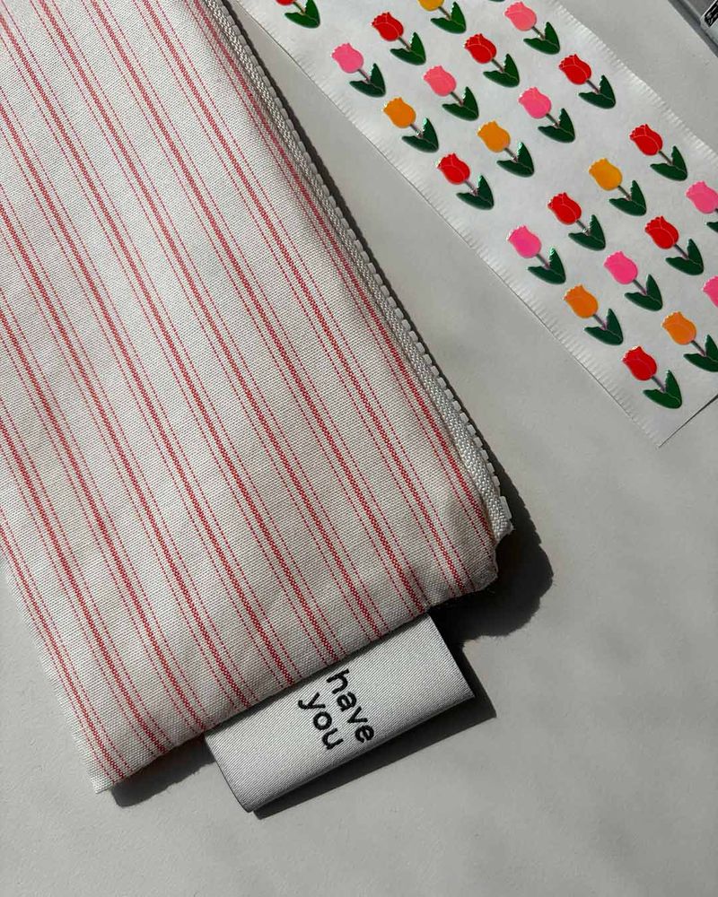 Pin stripe tool pouch - red