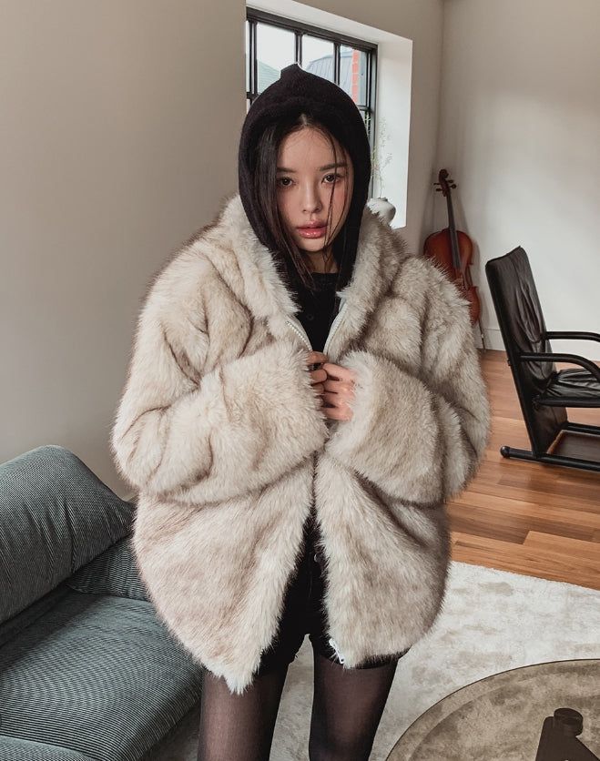 ULAN（ユレン）の「Blurry pattern hooded fur jumper（Jackets/Outerwear）」