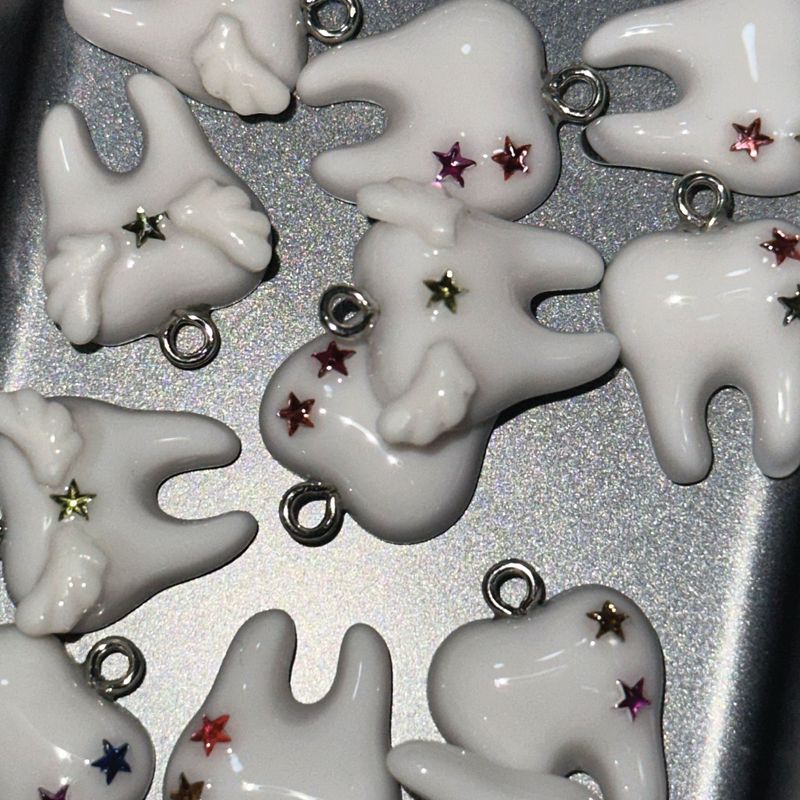 【MADE】 Tooth Fairy Keyring