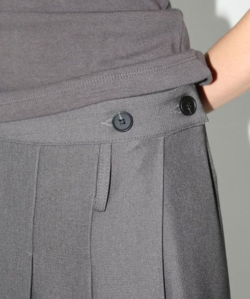 BUTTON PLEATS MIDI SKIRT
