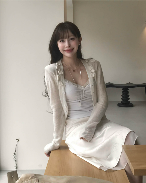 cloudemotion(クラウドエモーション)の「rose : garden knit crop cd(Tops)」