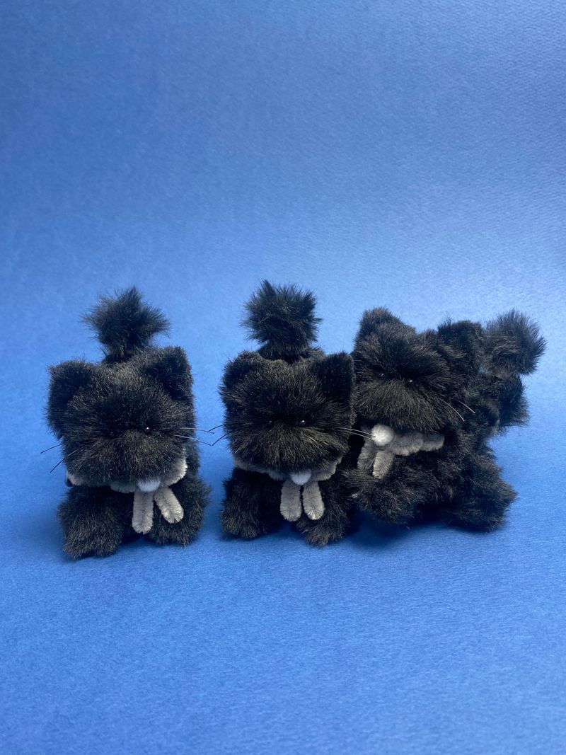 Myomyo cat keyring_black
