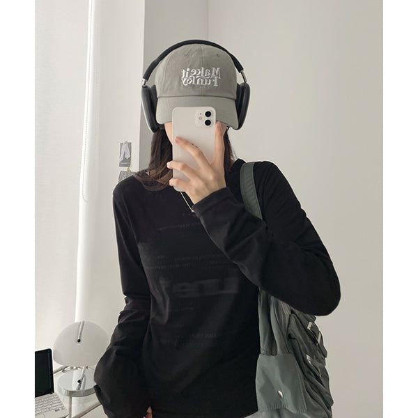 Melo gradient Lettering Slim Round Long Sleeve Tee