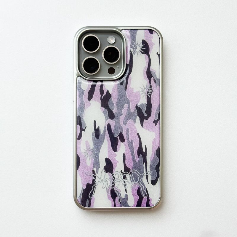 MEMORIESBOUNDARY（メモリーズバウンダリー）の「Sharpburst Camouflage Phone Case (SV_Pink)（Smartphone Accessories）」