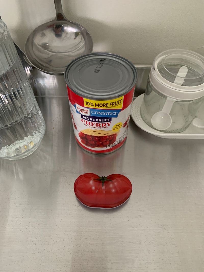 inimini（イニミニ）の「Tomato griptok（Smartphone Accessories）」