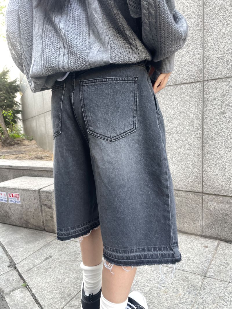 Soda Pintuck Washing Bermuda Pants