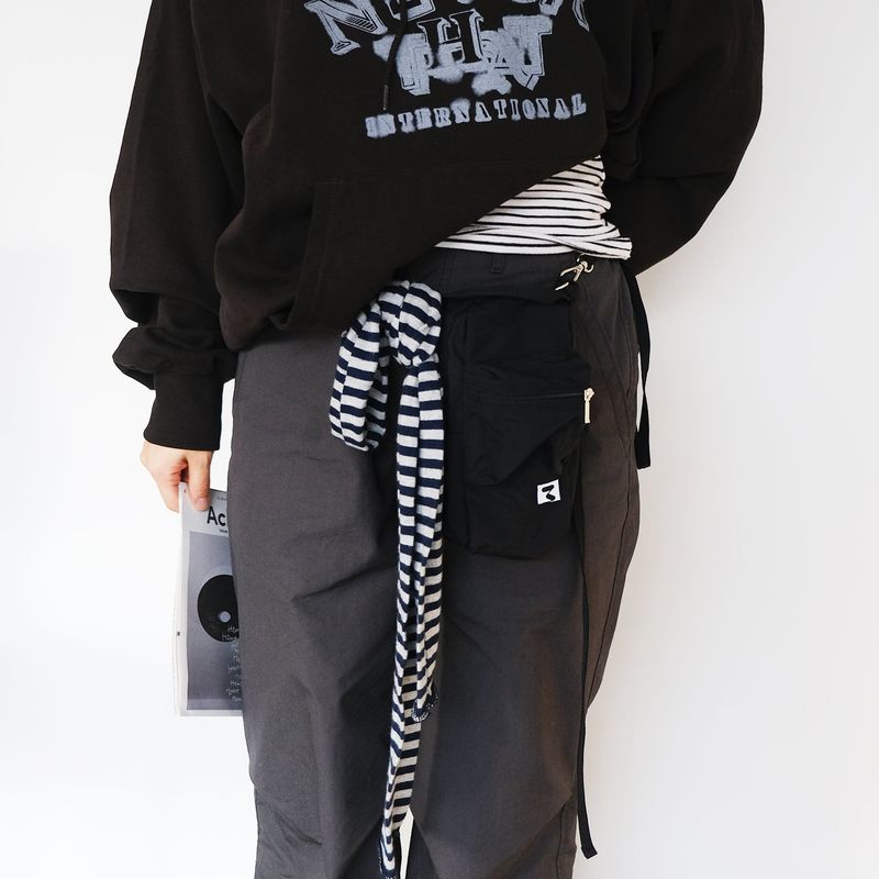 minmin（ミンミン）の「Cross & Layer Bag (Black)（Bags）」