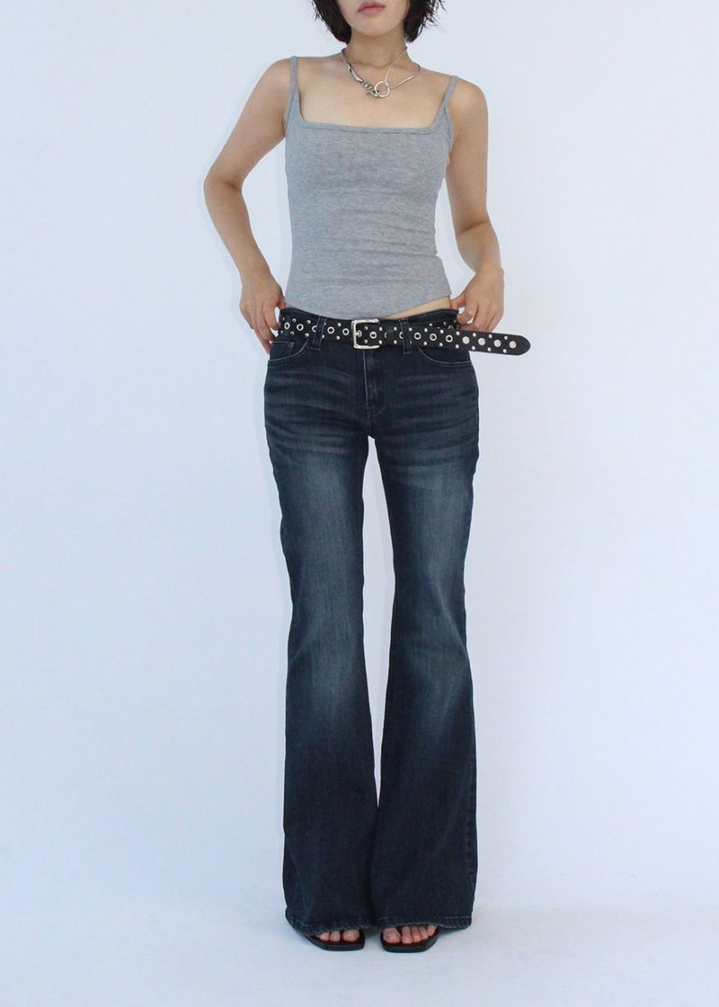 ROUND CUT SLEEVELESS