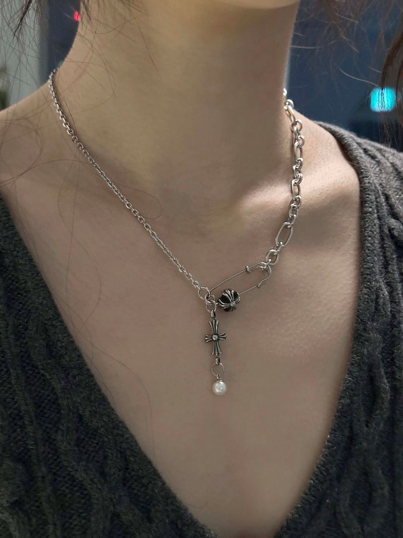 OFUSE(オヒューズ)の「パールドロップネックレス(クロス)(アクセサリー)」