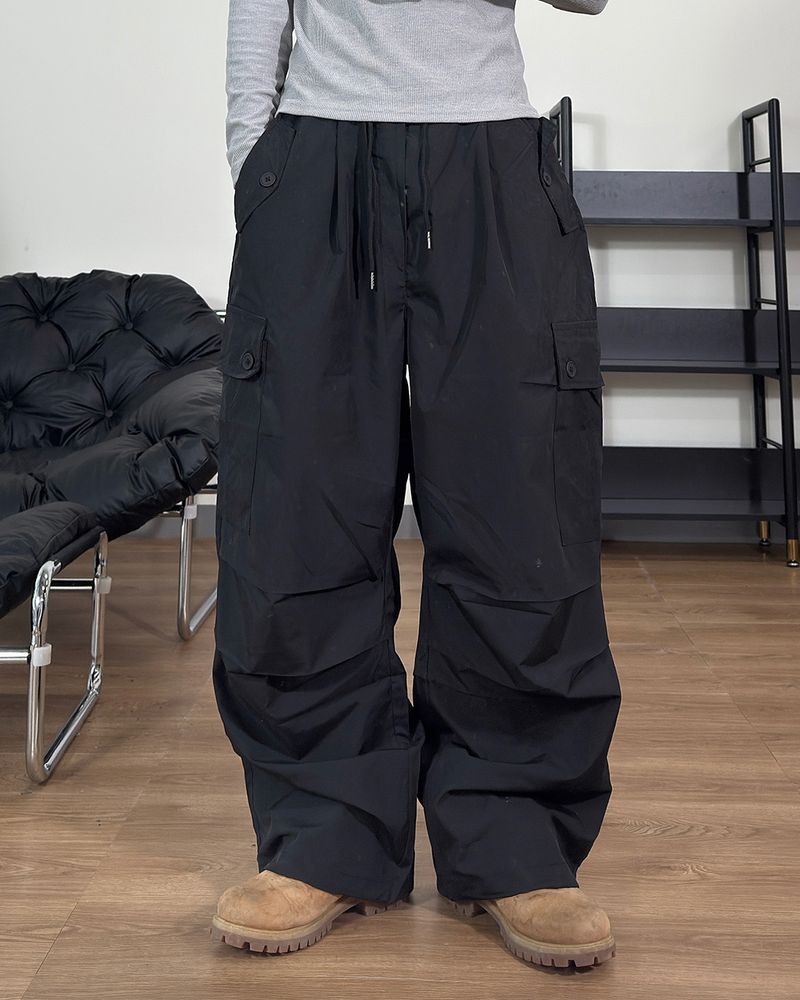 Cropped Button Pocket Wide Pants