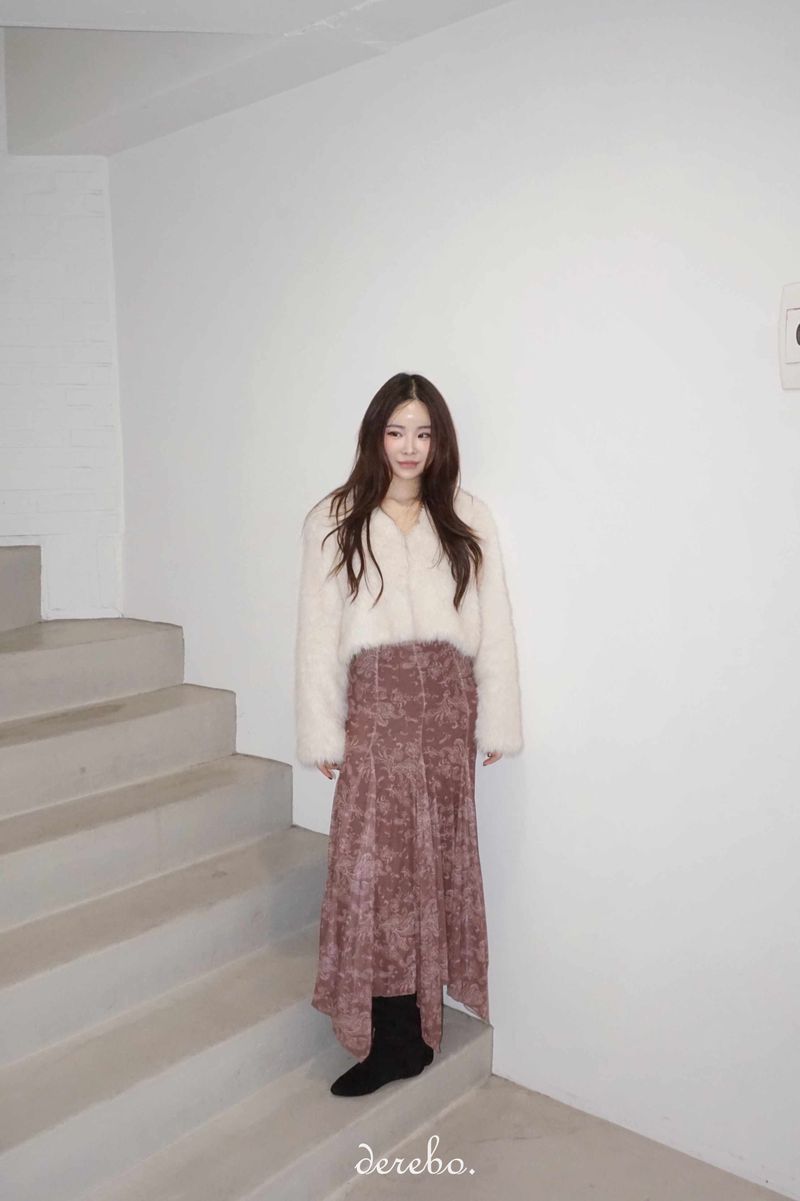 Layer Renaissance Long Skirt