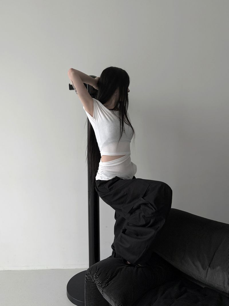 clean off-shoulder slit T (3color)