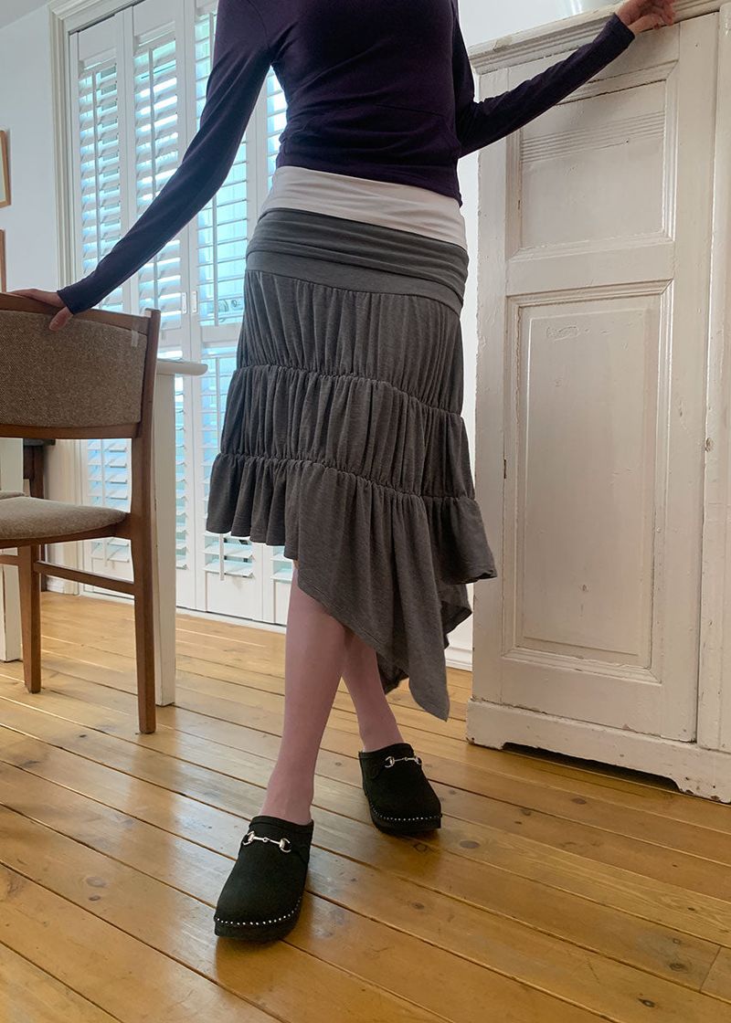 UNBAL WRINKLE SKIRT