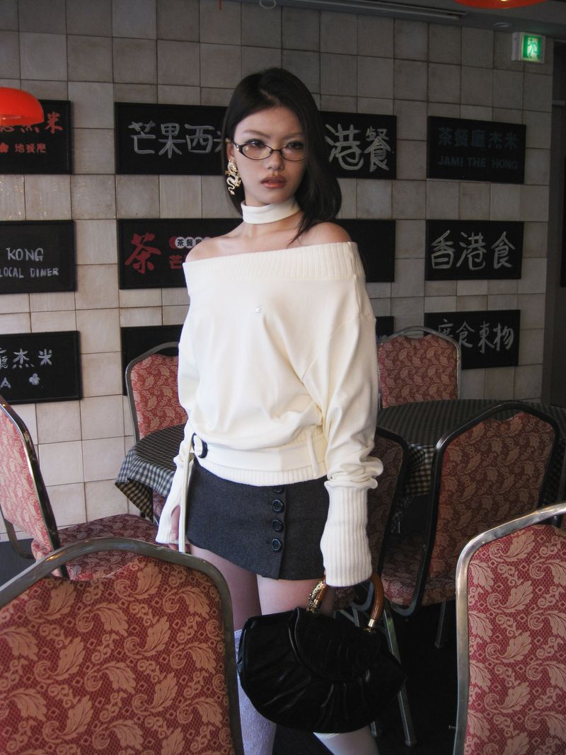 [ID] Logo Off-Shoulder Sweatshirt (Choker Set) (Ivory) 