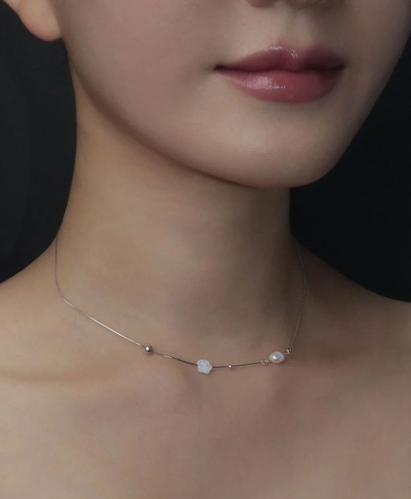[MADE] rose petal trace necklace