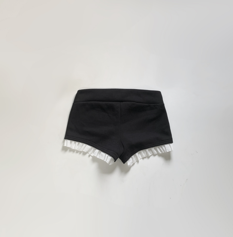 Tinker Lace Low-Rise Shorts (black)