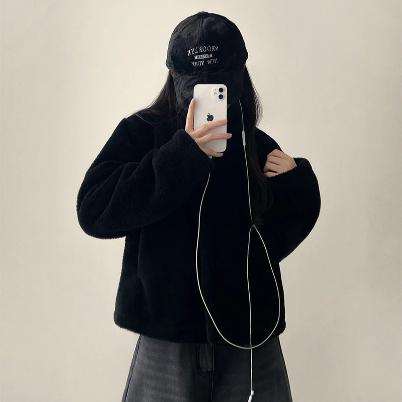 Noah Brooklyn Lettering Embroidery Fur Ball Cap 