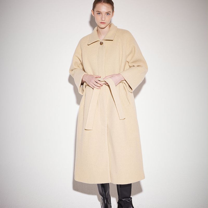 Balmacaan boucle coat beige
