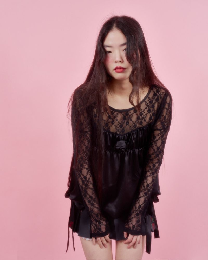 CORSAGE PUFF BLOUSE [BLACK]