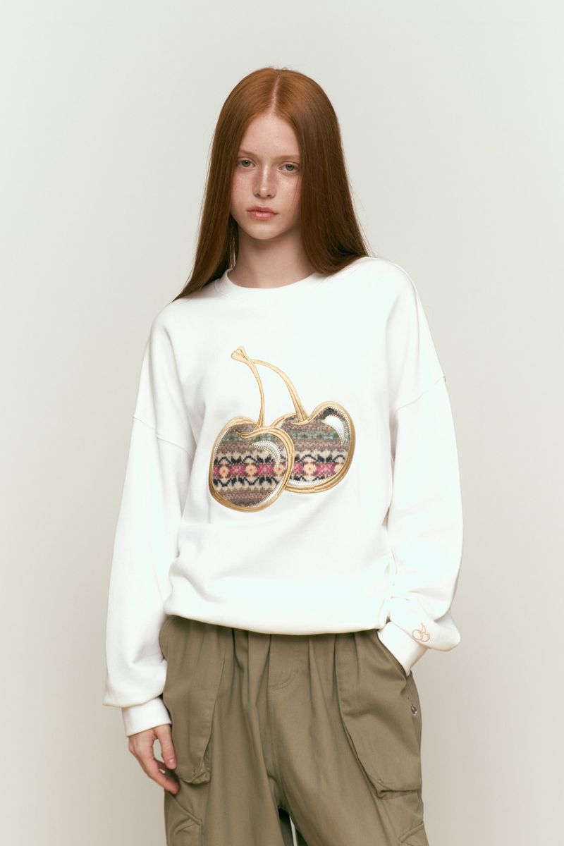 BIG CHERRY APPLIQUE SWEATSHIRT [IVORY]