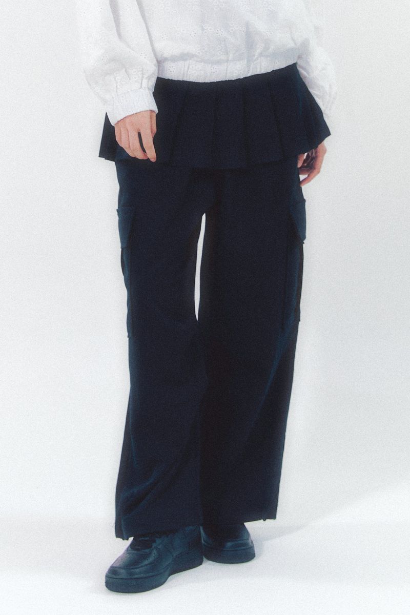 MOILLY(モイリー)の「Pleats Skirt Cargo Pants Set Black(Pants)」